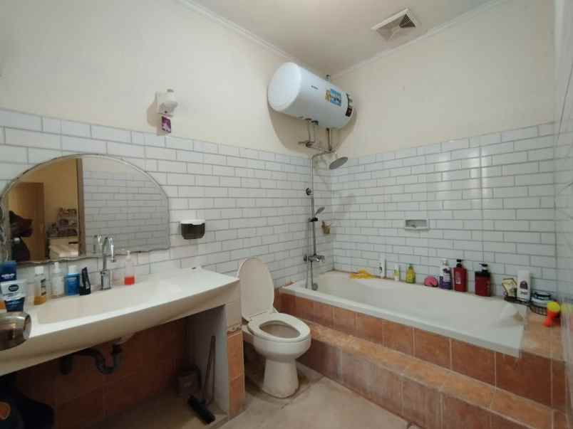 dijual rumah grand pinus regency