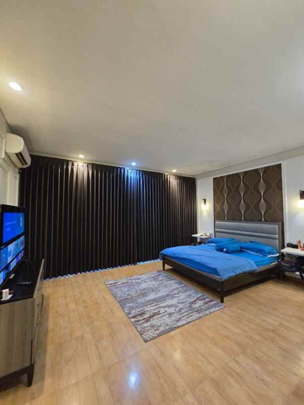 dijual rumah green andara residence