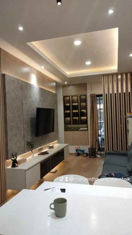 dijual rumah green village cipondoh