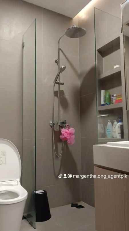 dijual rumah green village cipondoh