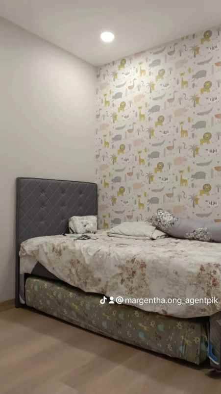 dijual rumah green village cipondoh