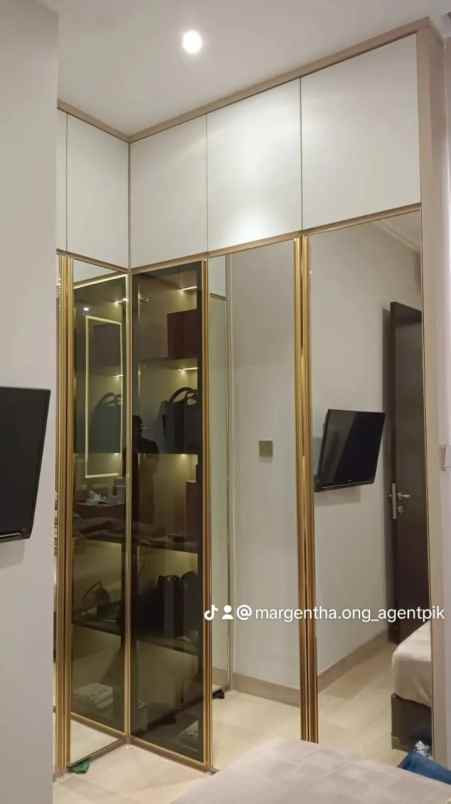 dijual rumah green village cipondoh