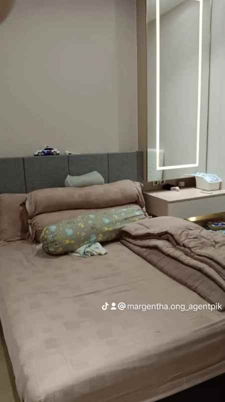 dijual rumah green village cipondoh