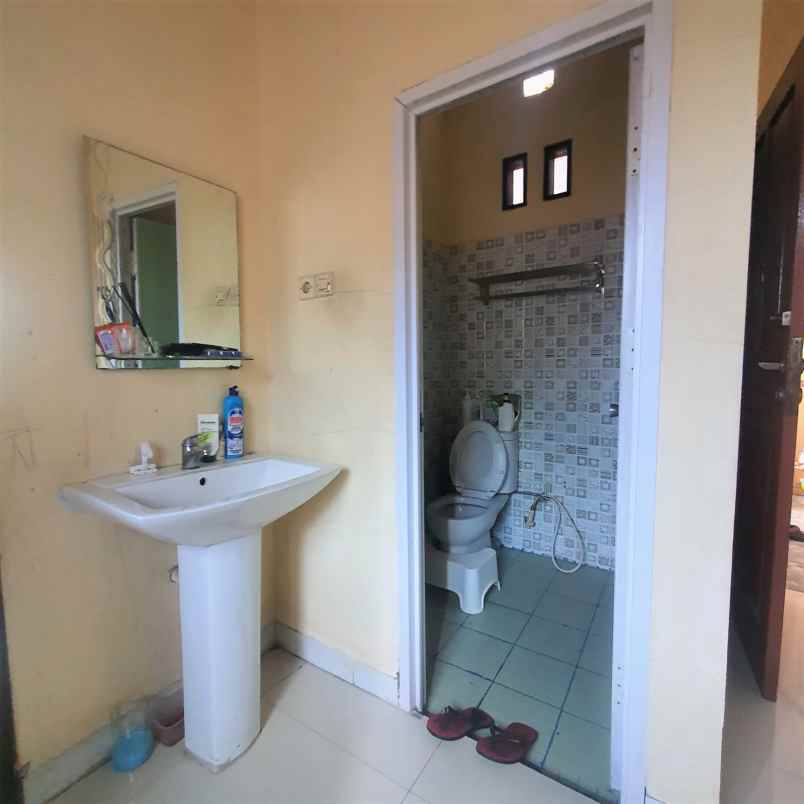 dijual rumah harapan indah 1 perumahan