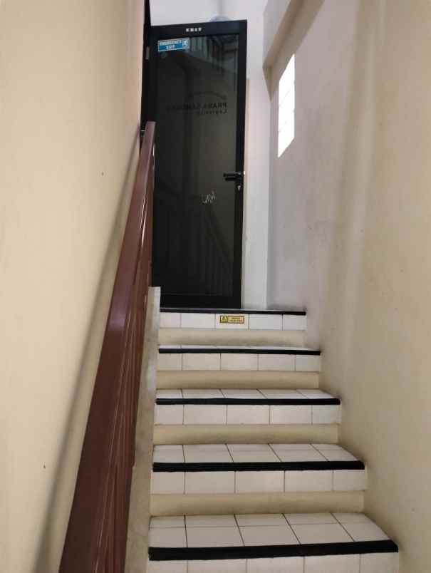 dijual rumah hook bebas banjir 2lt jalan lebar sunter