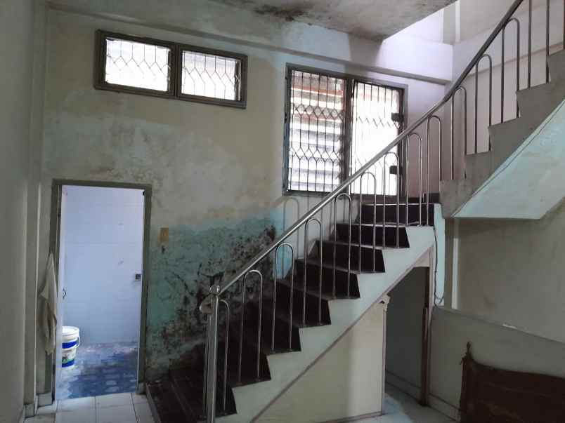 dijual rumah ilir timur