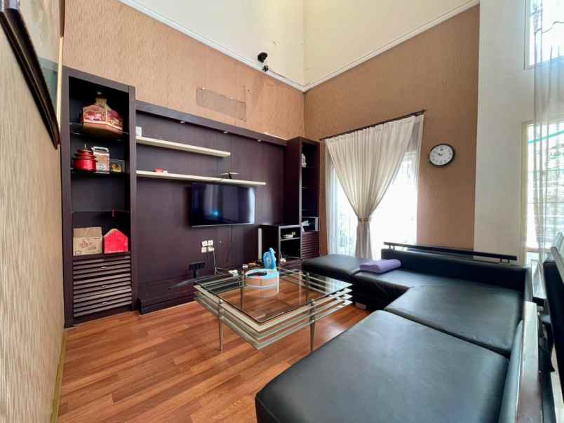dijual rumah international village