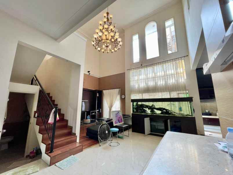 dijual rumah international village