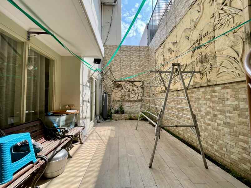 dijual rumah international village