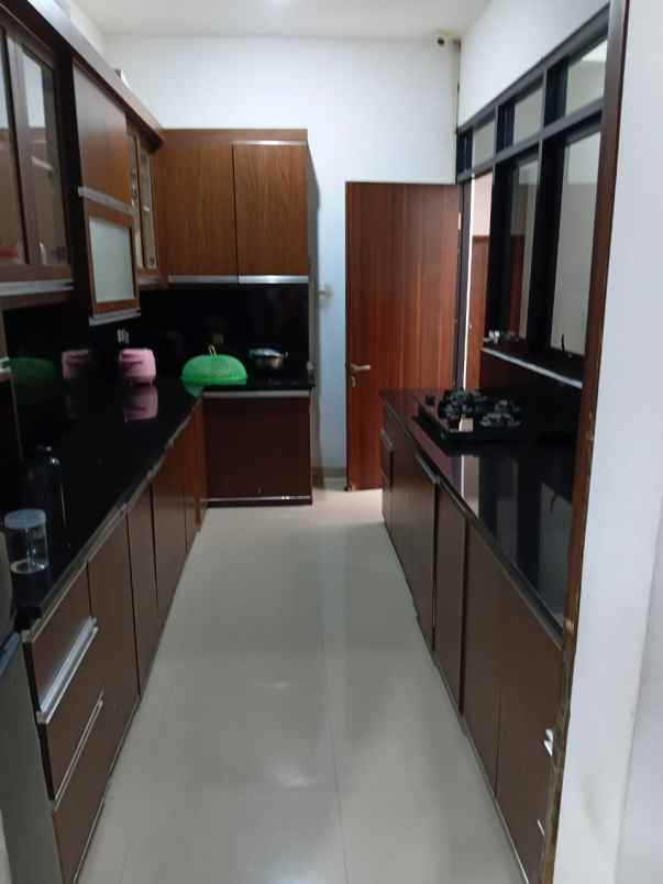 dijual rumah istimewa di cempaka putih jakarta pusat