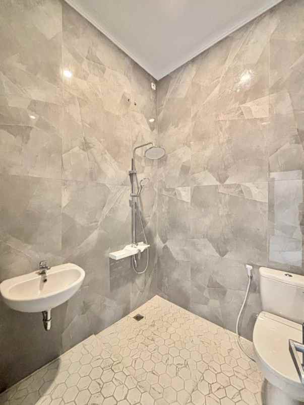 dijual rumah jagakarsa jakarta selatan