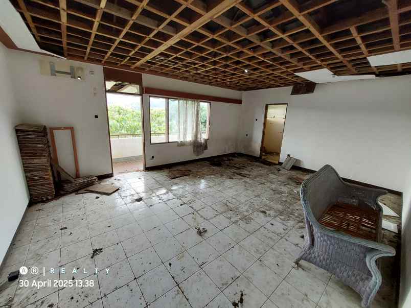 dijual rumah jalan bukit dago utara