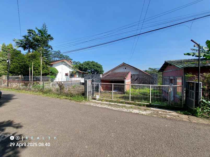 dijual rumah jalan bukit dago utara