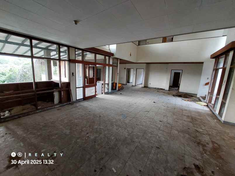 dijual rumah jalan bukit dago utara