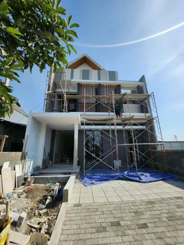 dijual rumah jalan crystal golf citraland