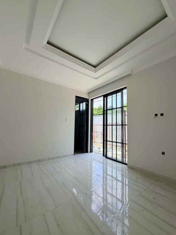dijual rumah jalan damai