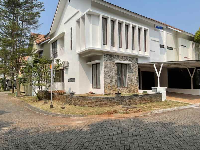 dijual rumah jalan discovery park