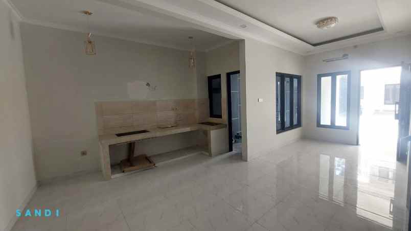 dijual rumah jalan garuda