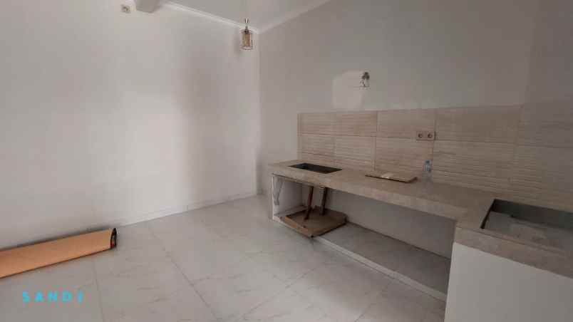 dijual rumah jalan garuda