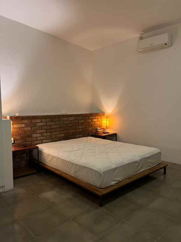 dijual rumah jalan gunung soputan