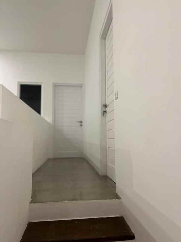 dijual rumah jalan gunung soputan