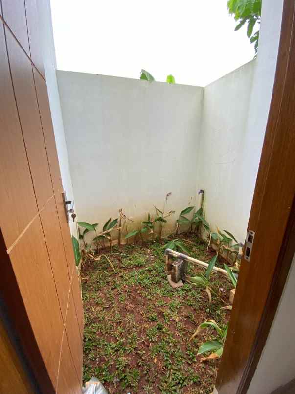 dijual rumah jalan h nilan