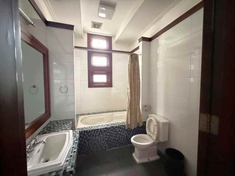 dijual rumah jalan hos cokroaminoto