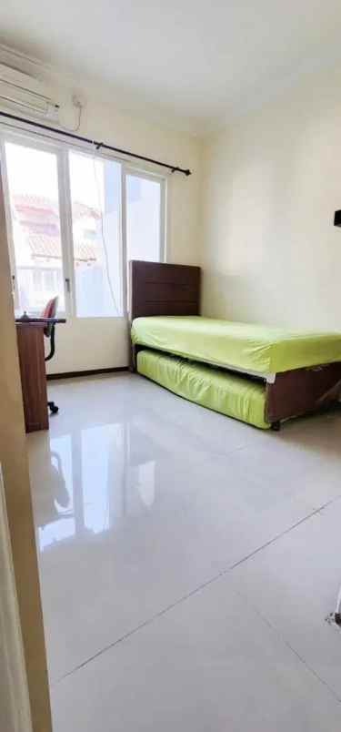 dijual rumah jalan kejawan putih tambak