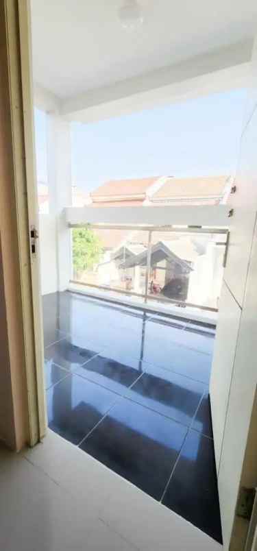 dijual rumah jalan kejawan putih tambak