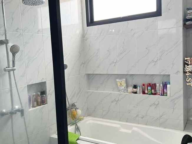 dijual rumah jalan manyar 1
