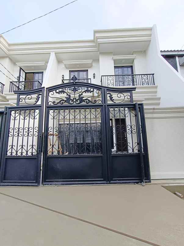 dijual rumah jalan raya joglo kembangan