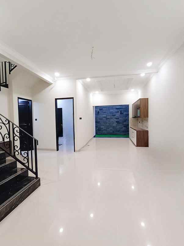 dijual rumah jalan raya joglo kembangan