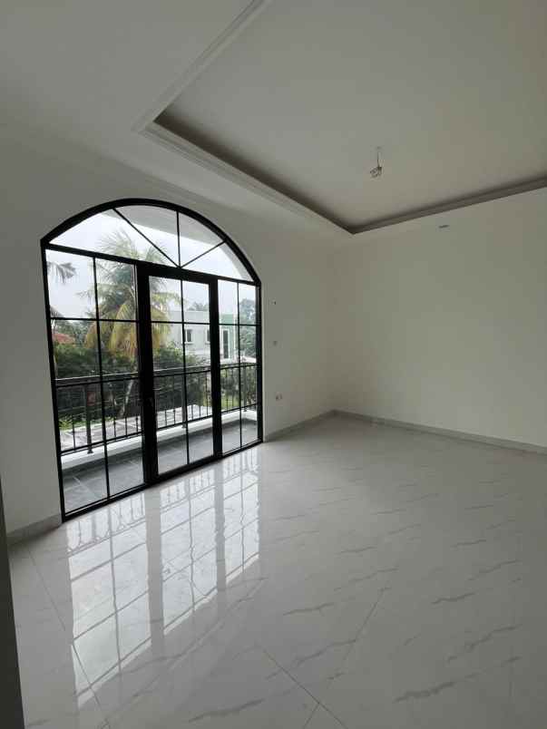 dijual rumah jalan raya lebak bulus