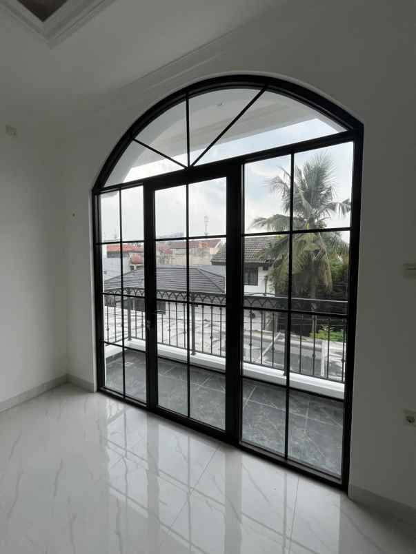 dijual rumah jalan raya lebak bulus