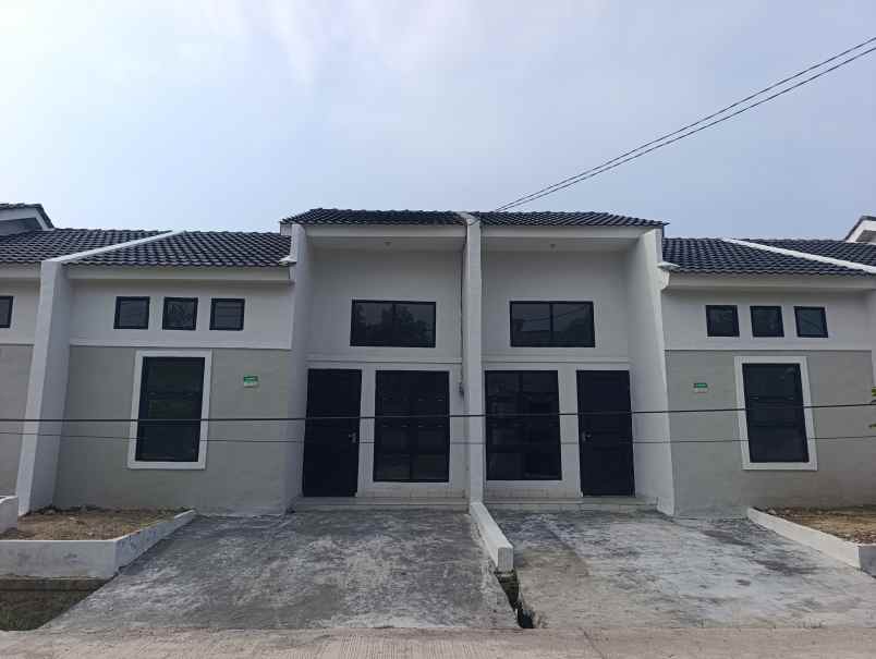 dijual rumah jalan raya megu cisoka
