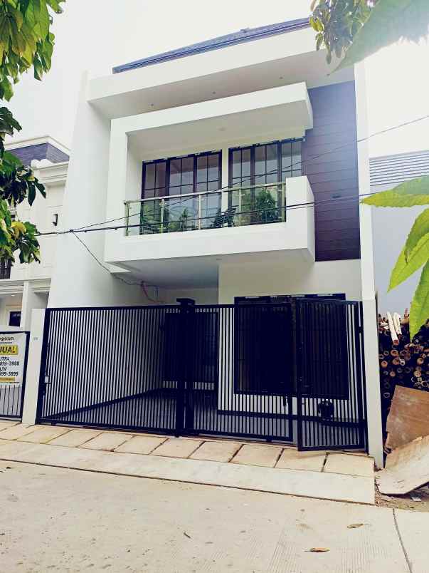 dijual rumah jalan raya meruya utara