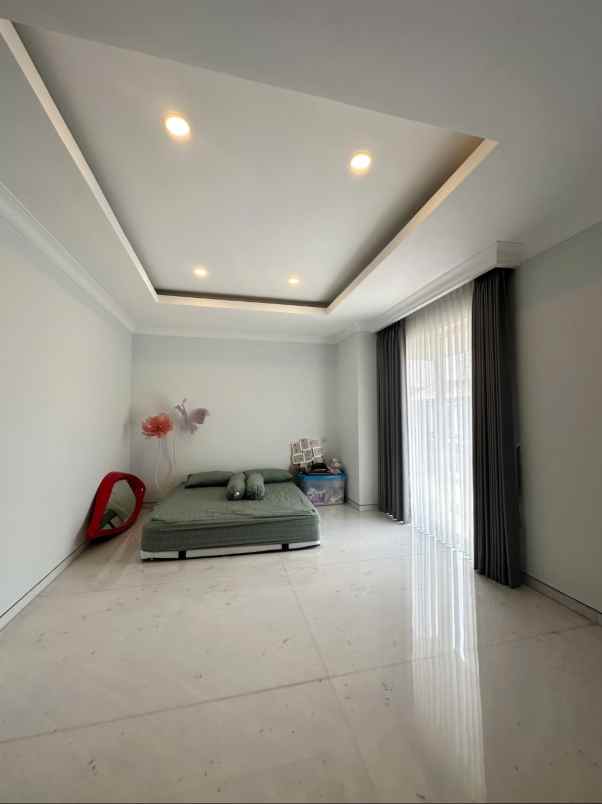 dijual rumah jalan raya sambikerep