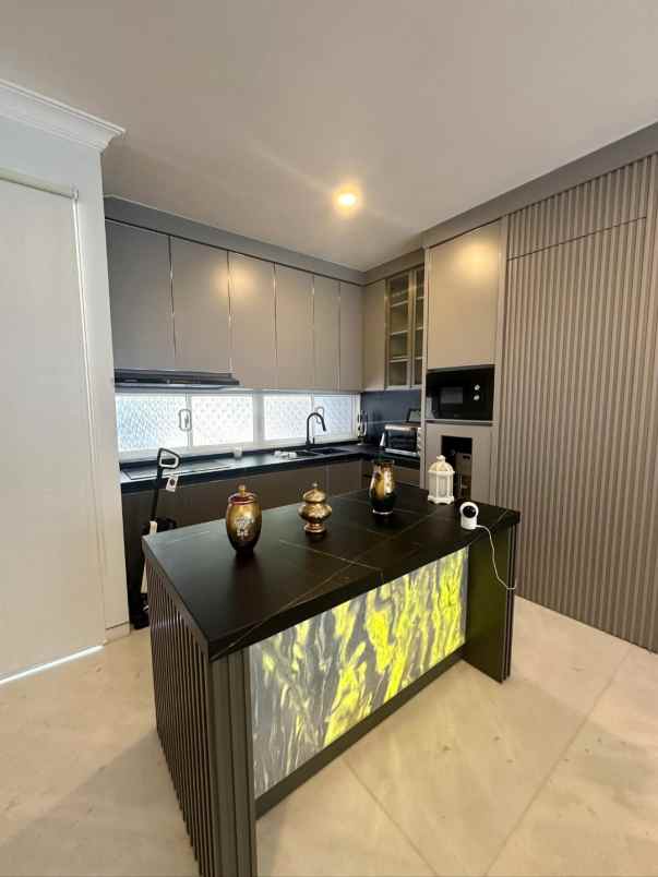 dijual rumah jalan raya sambikerep