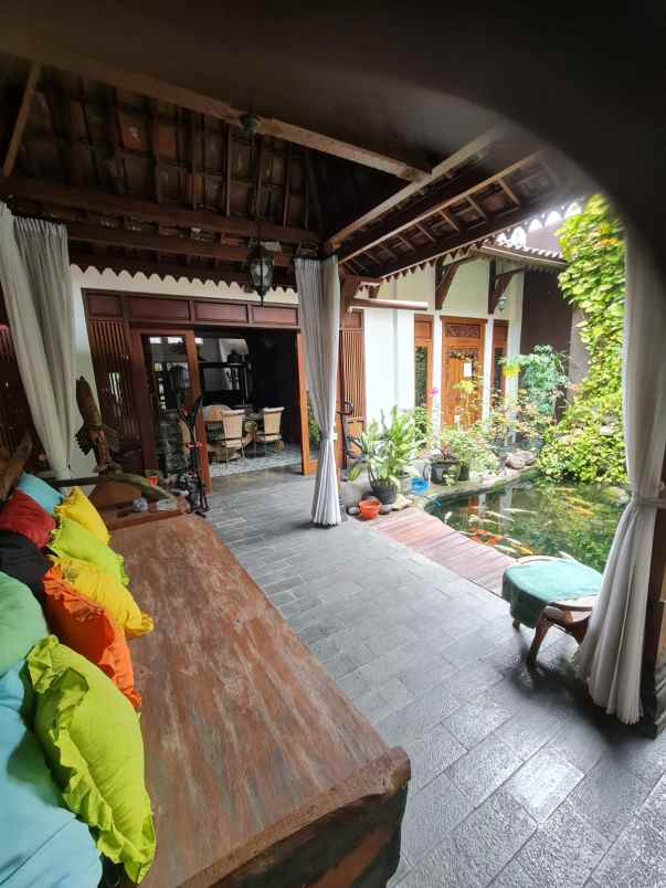 dijual rumah jalan raya trosobo