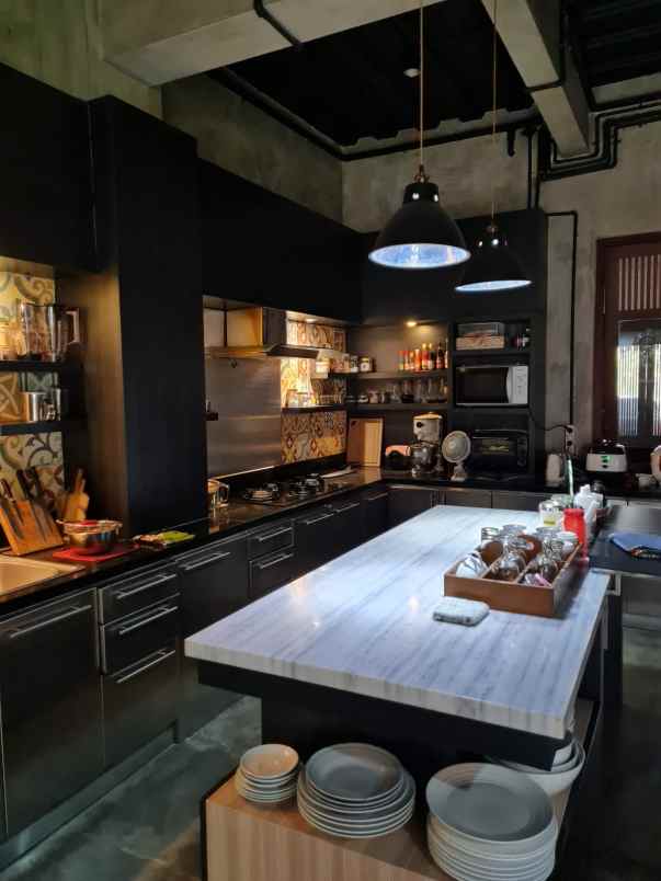 dijual rumah jalan raya trosobo