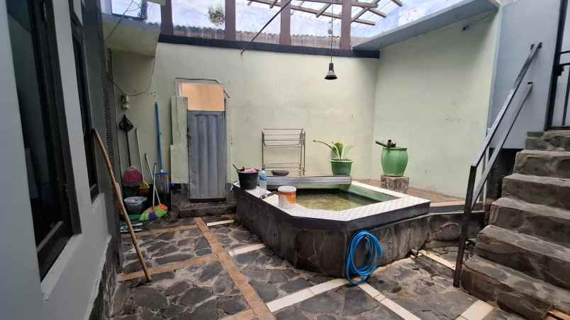 dijual rumah jalan semeru