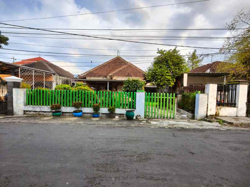 dijual rumah jalan tumenggung suryo