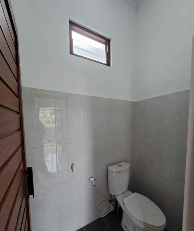 dijual rumah jambidan