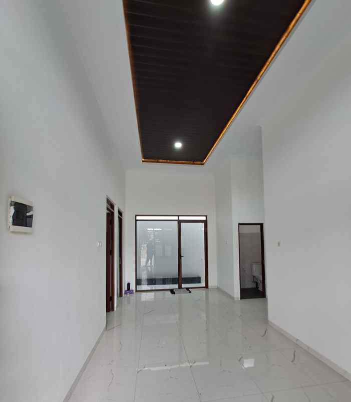 dijual rumah jambidan