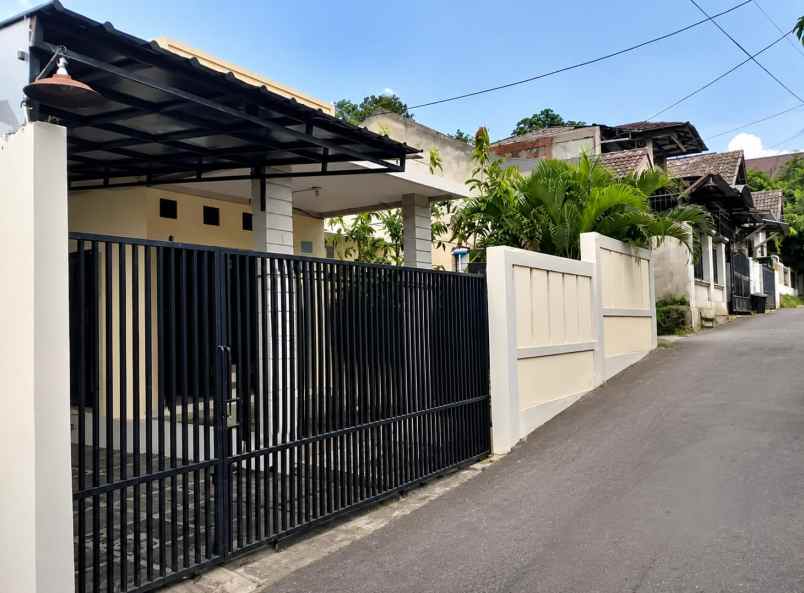 dijual rumah jatisampurna