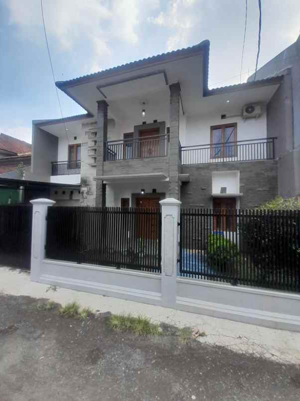 dijual rumah jl bahagia margacinta ciwastra