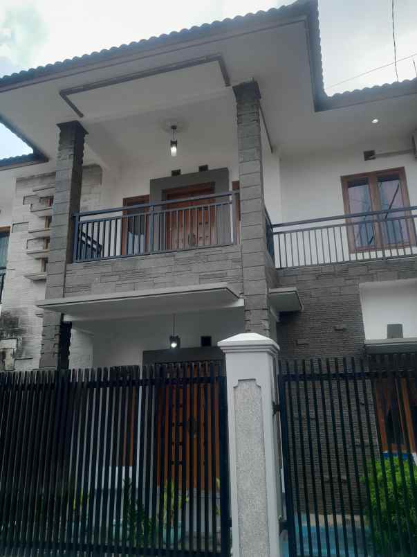 dijual rumah jl bahagia margacinta ciwastra