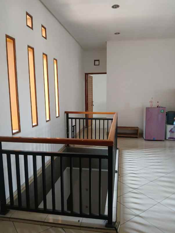 dijual rumah jl bahagia margacinta ciwastra