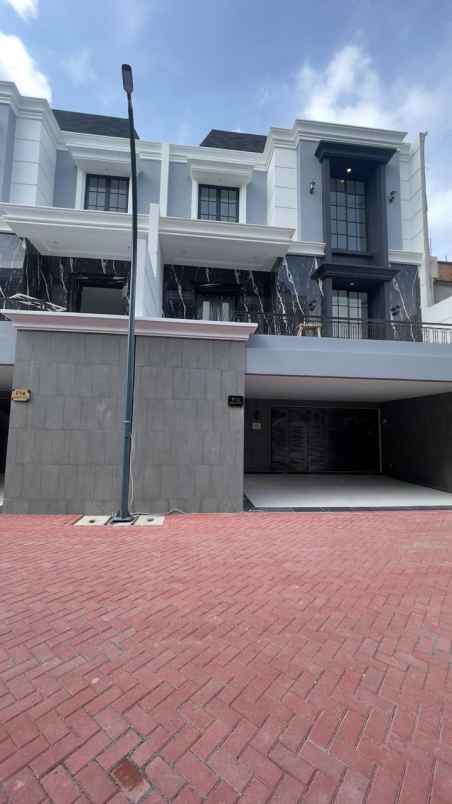 dijual rumah jl bambu apus cipayung