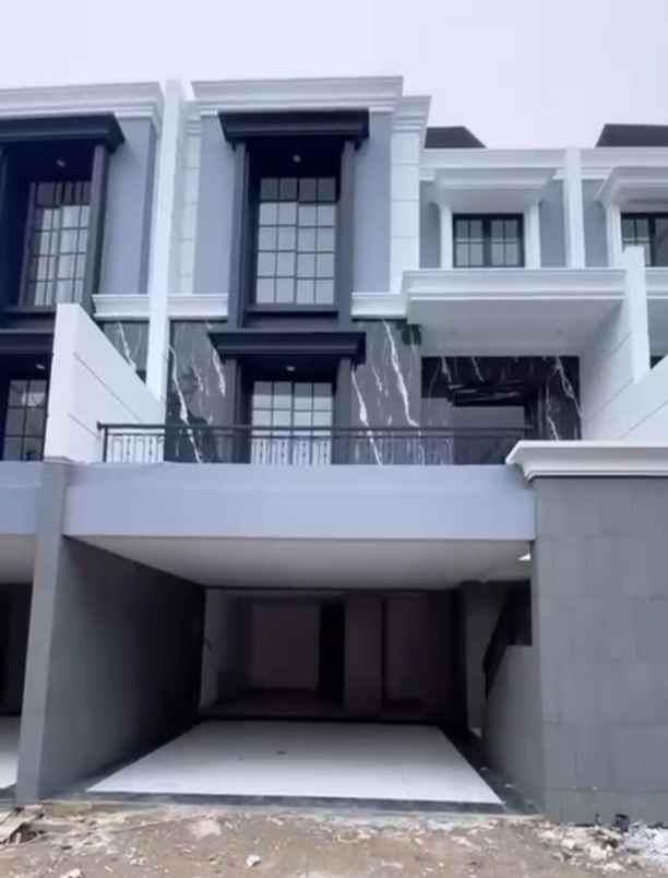 dijual rumah jl bambu apus cipayung